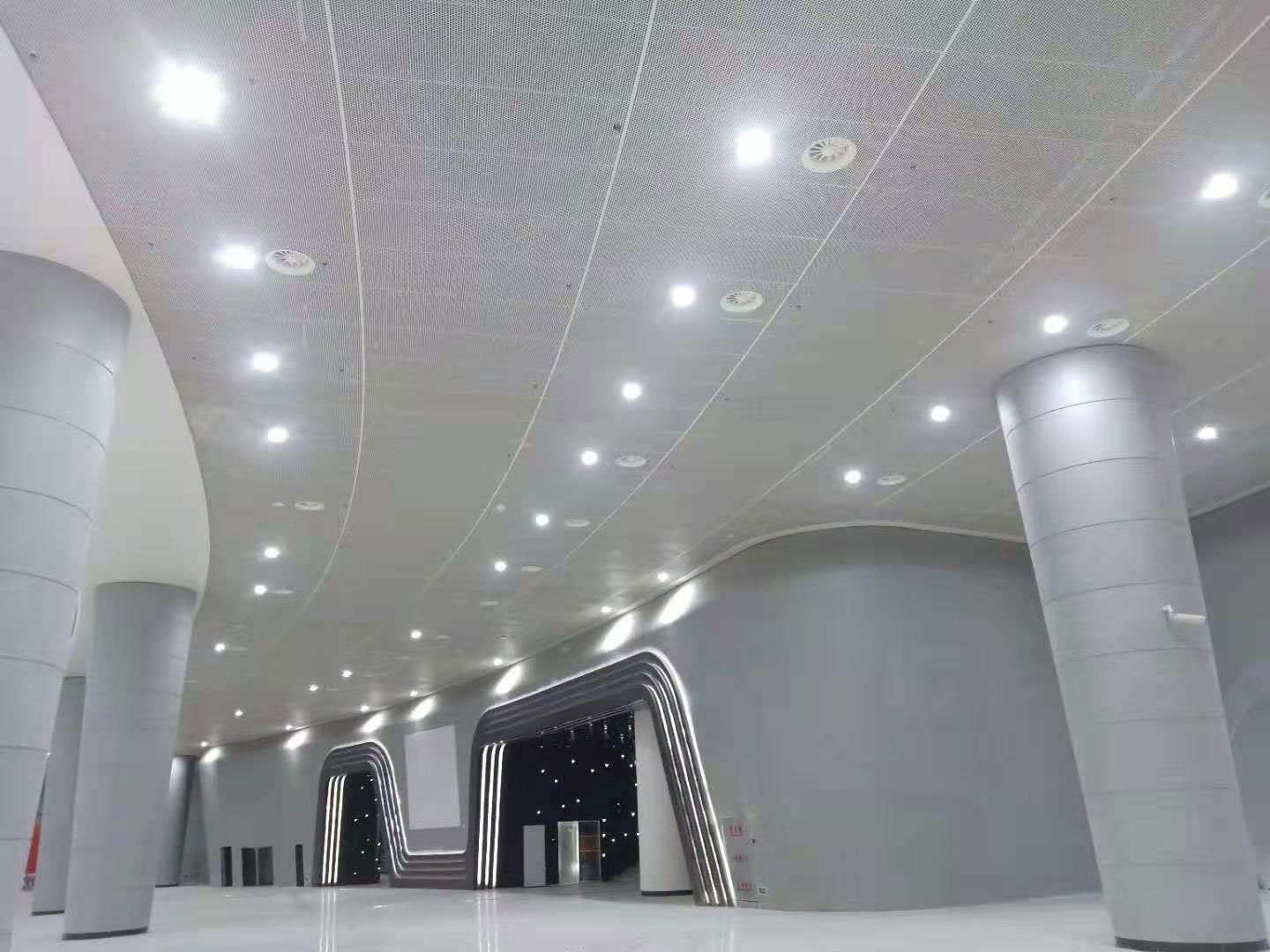 亚洲最大地下交通枢纽-武汉光谷广场综合体-内墙10万平米选用
